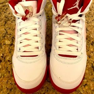KIDS JORDAN RETRO 5 SIZE 3.5